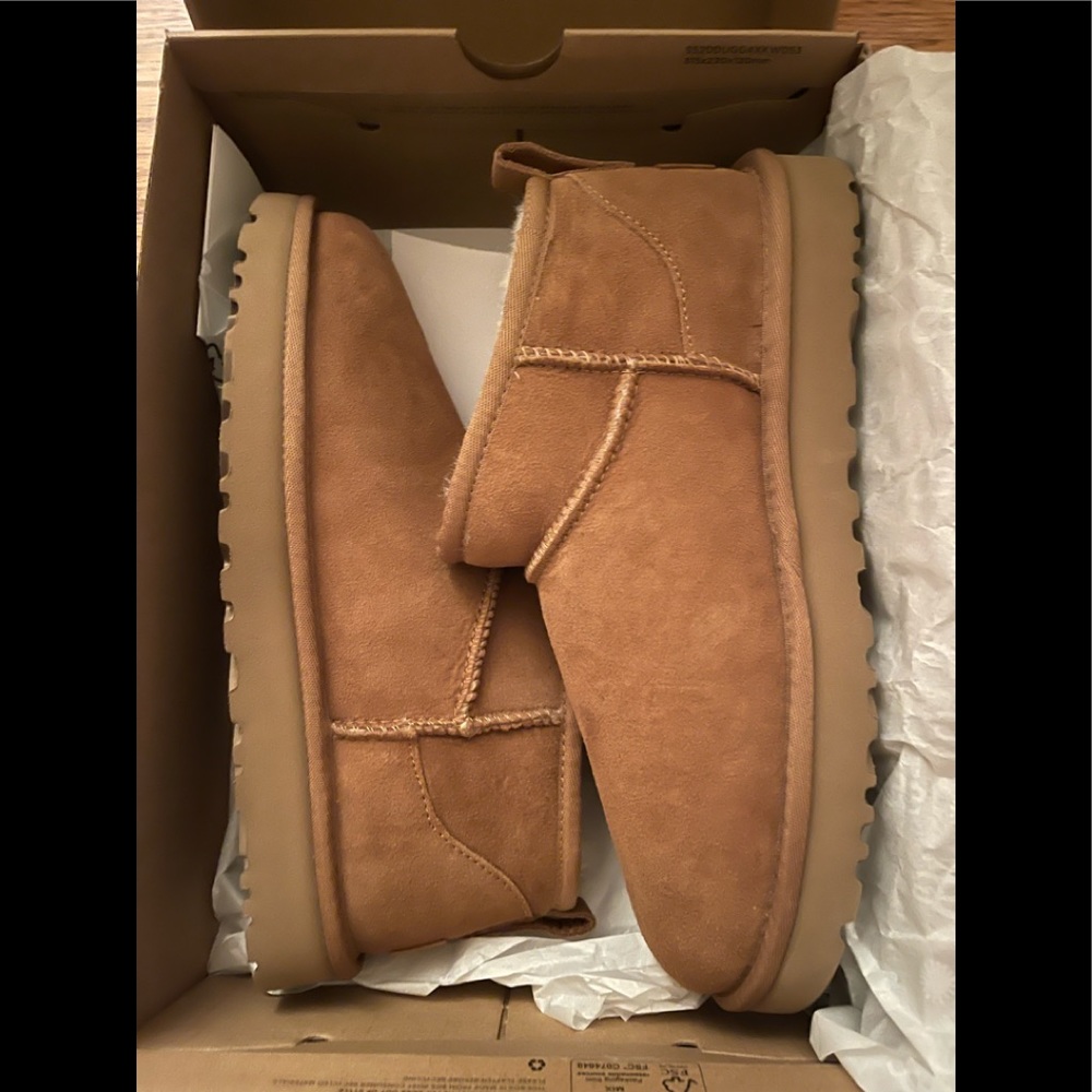 🐪 NEW WITH TAGS 🐪 Uggs Classic Ultra Mini size US 9 - Picture 4 of 13
